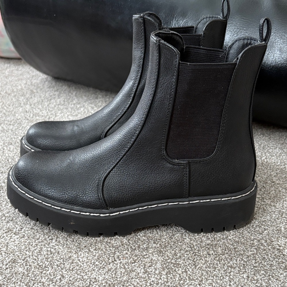 Black Chelsea Boots